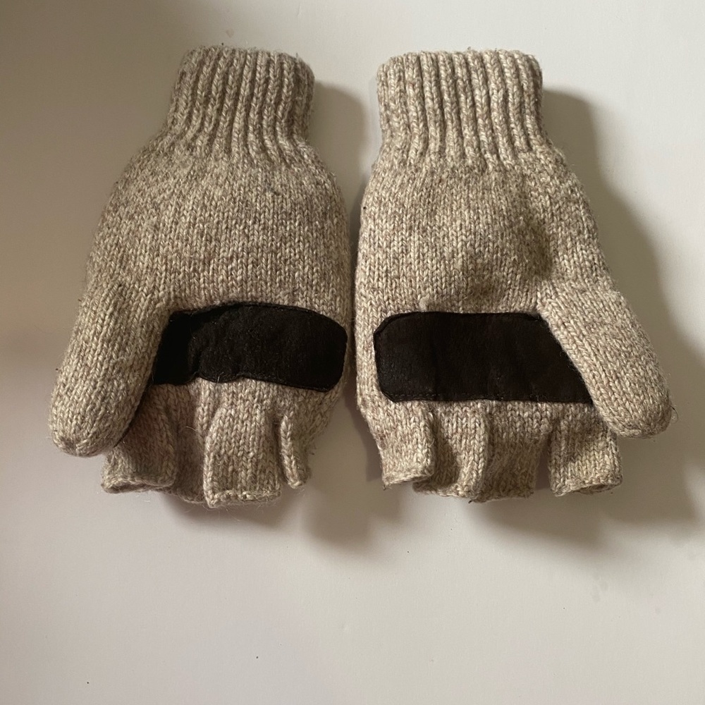 Wool Gloves - Picture 2 of 4